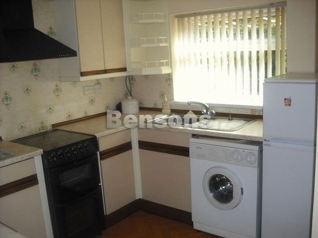  Image of 3 bedroom Semi-Detached house to rent in Parkdale Hadley Telford TF1 at Parkdale Hadley Telford, TF1 6PE