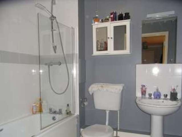  Image of 2 bedroom Property for sale in Pellow Close Barnet EN5 at Pellow Close  BARNET, EN5 2UP