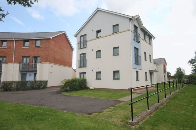  Image of 1 bedroom Flat for sale in Phoenix Way Portishead Bristol BS20 at Phoenix Way Portishead Bristol, BS20 7PB