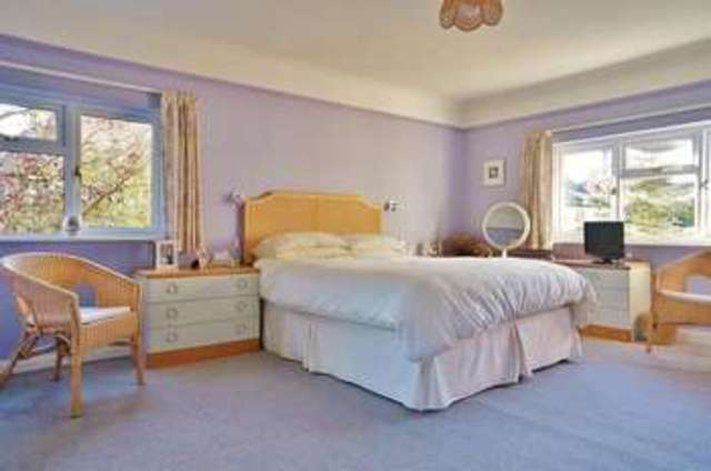  Image of 4 bedroom Detached house for sale in Picklers Hill Abingdon OX14 at Abingdon, OX14 2BB
