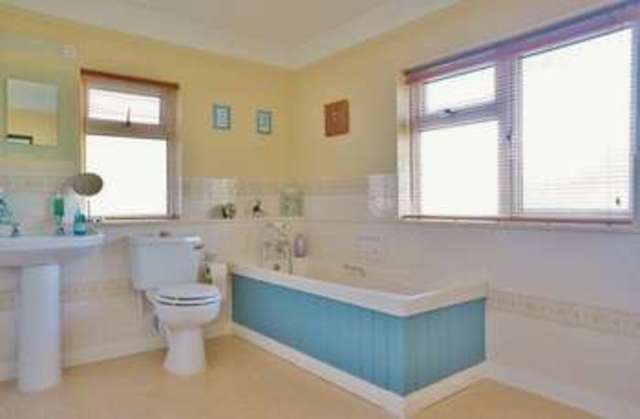  Image of 4 bedroom Detached house for sale in Picklers Hill Abingdon OX14 at Abingdon, OX14 2BB
