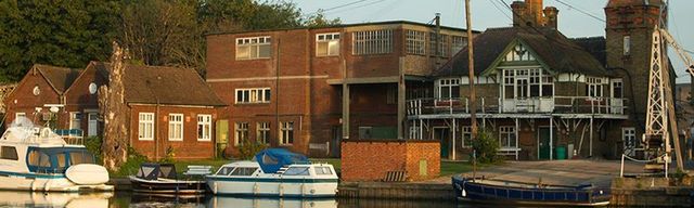  Image of Property to rent in Platts Eyot Hampton TW12 at Platts Eyot  Hampton, TW12 2HF