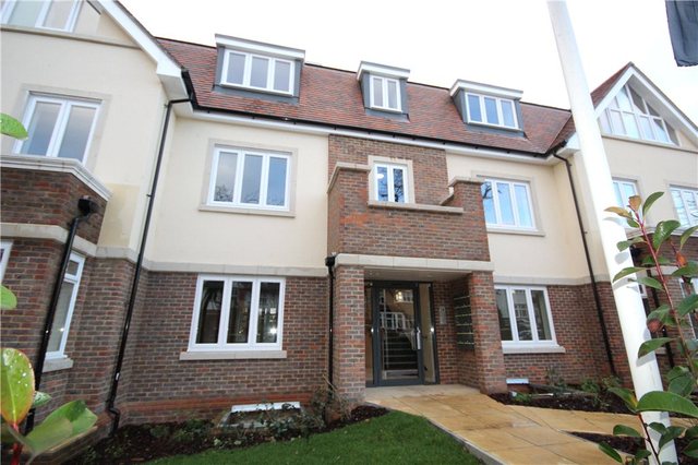  Image of 2 bedroom Flat for sale in Nether Street London N12 at London  Woodside Park, N12 8EU