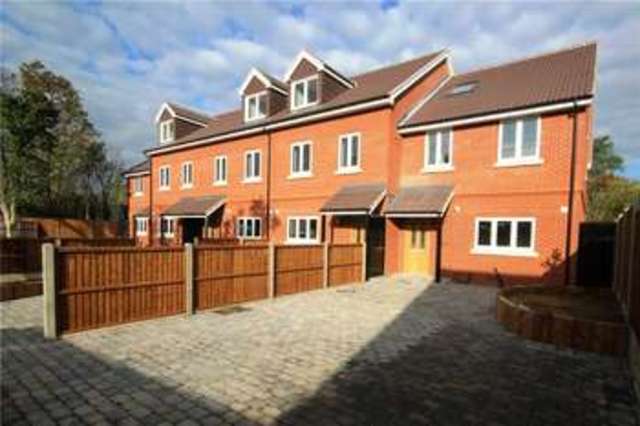  Image of 3 bedroom Terraced house for sale in Buttercup Close Northolt UB5 at Northolt  Northolt, UB5 5TS