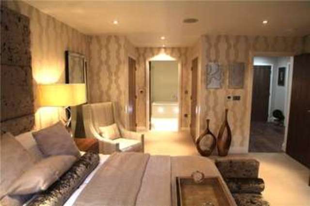  Image of 2 bedroom Apartment for sale in Sparrows Herne Bushey WD23 at Bushey Hertfordshire Bushey Heath, WD23 1AQ