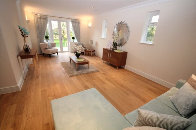  Image of 2 bedroom Apartment for sale in Nether Street London N12 at London  Woodside Park, N12 8EU