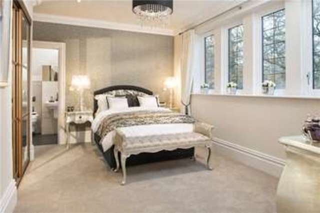  Image of 6 bedroom Detached house for sale in The Common Stanmore HA7 at The Common Stanmore Stanmore, HA7 3HT