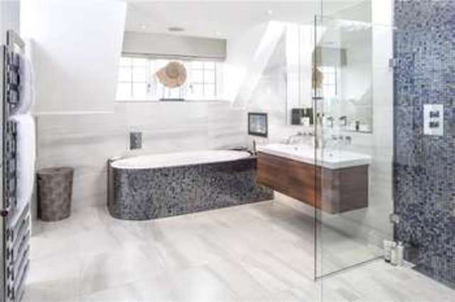  Image of 6 bedroom Detached house for sale in The Common Stanmore HA7 at The Common Stanmore Stanmore, HA7 3HT