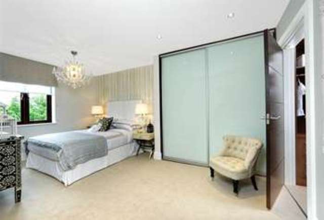  Image of 2 bedroom Apartment for sale in The Common Stanmore HA7 at The Common Stanmore Stanmore, HA7 3HT