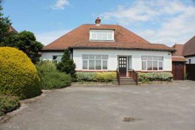 Image of 3 bedroom Detached house for sale in Southampton Road Cosham Portsmouth PO6 at Portchester Portsmouth Hampshire, PO6 4RY