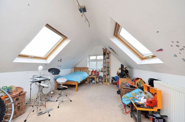  Image of Property for sale in Cheam Common Road Worcester Park KT4 at Cheam Common Road  Worcester Park, KT4 8QW