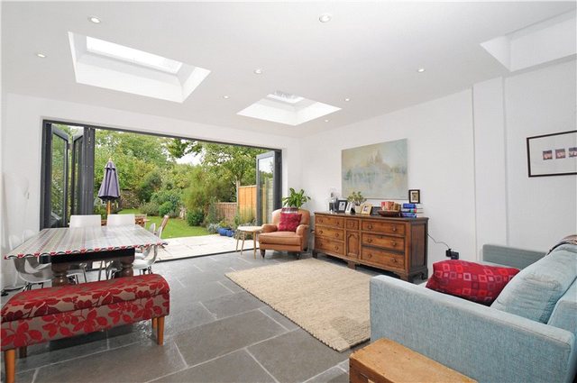 Image of 5 bedroom Terraced house for sale in Pulborough Road London SW18 at London  West Hill, SW18 5UN