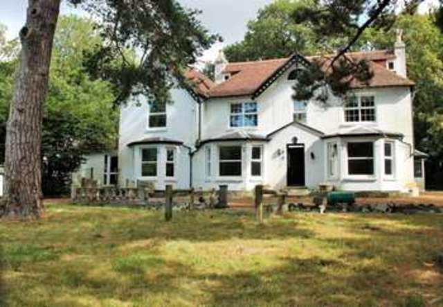  Image of 7 bedroom Detached house for sale in Purbrook Heath Road Purbrook Waterlooville PO7 at Purbrook Waterlooville Hampshire, PO7 5RT