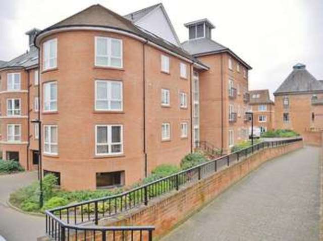  Image of 1 bedroom Flat for sale in Quakers Court Abingdon OX14 at Abingdon, OX14 3PY