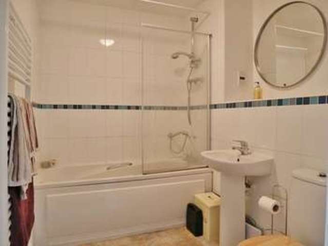  Image of 1 bedroom Flat for sale in Quakers Court Abingdon OX14 at Abingdon, OX14 3PY
