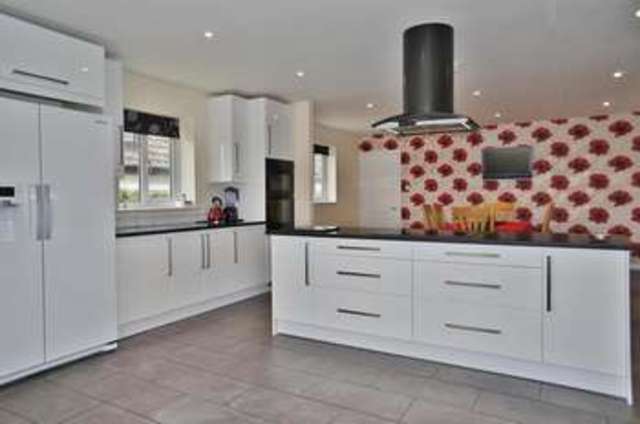  Image of 4 bedroom Detached house for sale in Radley Road Abingdon OX14 at Abingdon, OX14 3RX