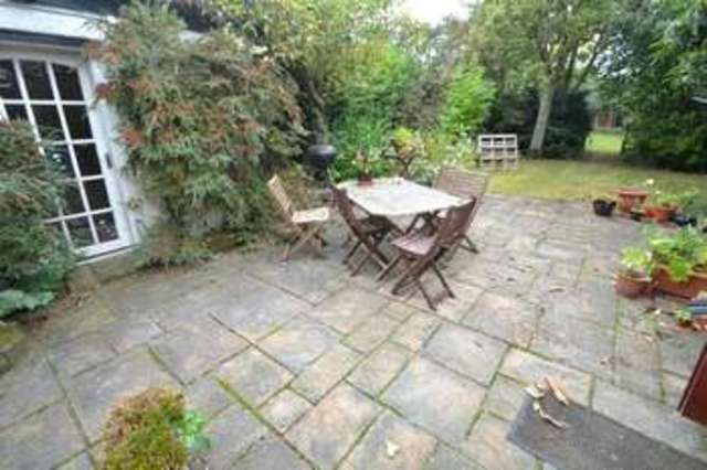  Image of 3 bedroom Detached house for sale in Ravensdale Avenue Long Eaton Nottingham NG10 at Ravensdale Avenue  Long Eaton, NG10 4GG
