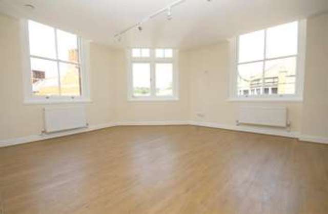  Image of 2 bedroom Flat for sale in Reading Road Henley-on-Thames RG9 at Henley-On-Thames, RG9 1AB