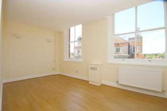  Image of 2 bedroom Flat for sale in Reading Road Henley-on-Thames RG9 at Henley-On-Thames, RG9 1AB