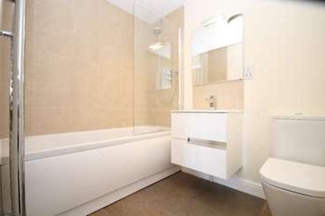  Image of 2 bedroom Flat for sale in Reading Road Henley-on-Thames RG9 at Henley-On-Thames, RG9 1AB