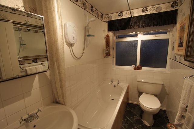  Image of 2 bedroom Bungalow for sale in Ridgeway Gardens Brighouse HD6 at Ridgeway Gardens  Brighouse, HD6 2PZ