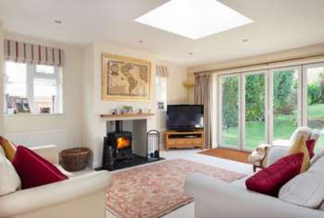  Image of 5 bedroom Detached house for sale in Finchdean Road Rowland