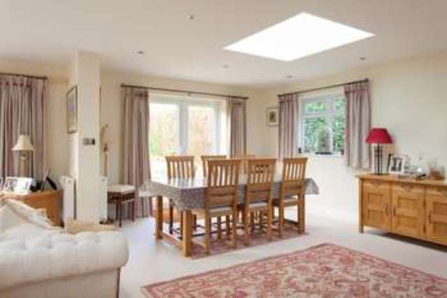  Image of 5 bedroom Detached house for sale in Finchdean Road Rowland
