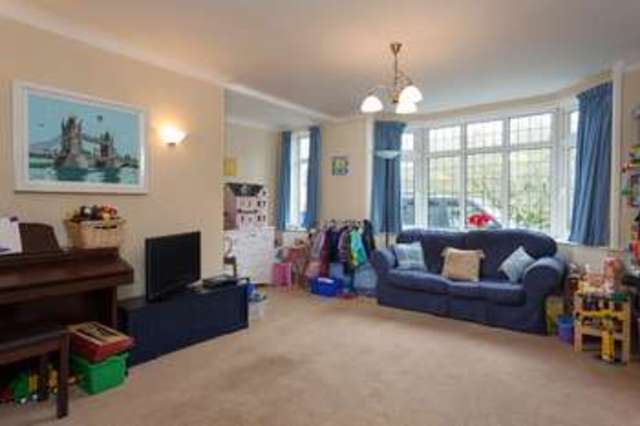  Image of 5 bedroom Detached house for sale in Finchdean Road Rowland