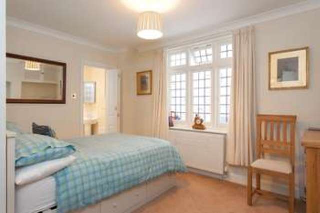  Image of 5 bedroom Detached house for sale in Finchdean Road Rowland