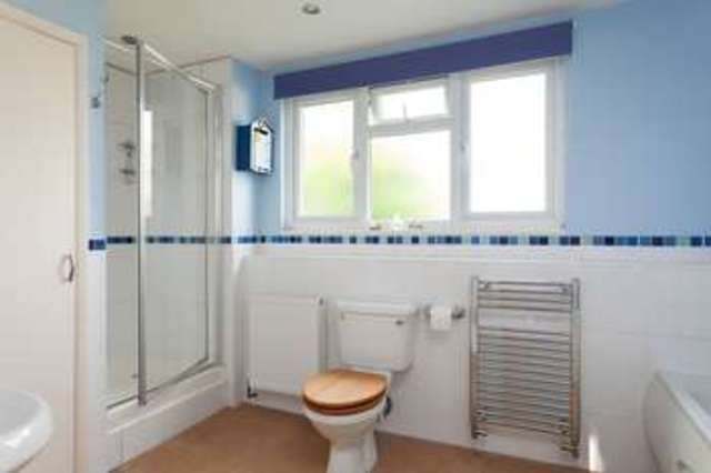  Image of 5 bedroom Detached house for sale in Finchdean Road Rowland