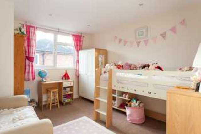  Image of 5 bedroom Detached house for sale in Finchdean Road Rowland
