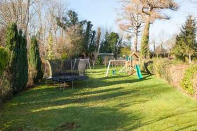  Image of 5 bedroom Detached house for sale in Finchdean Road Rowland
