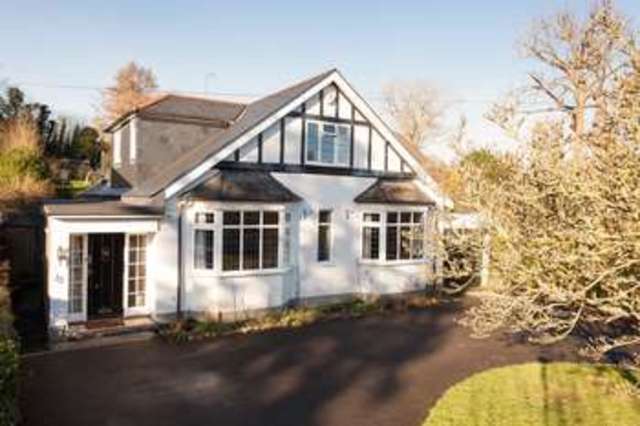  Image of 5 bedroom Detached house for sale in Finchdean Road Rowland