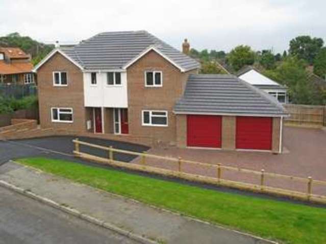  Image of 3 bedroom Semi-Detached house for sale in Rowles Close Kennington Oxford OX1 at Kennington, OX1 5LX