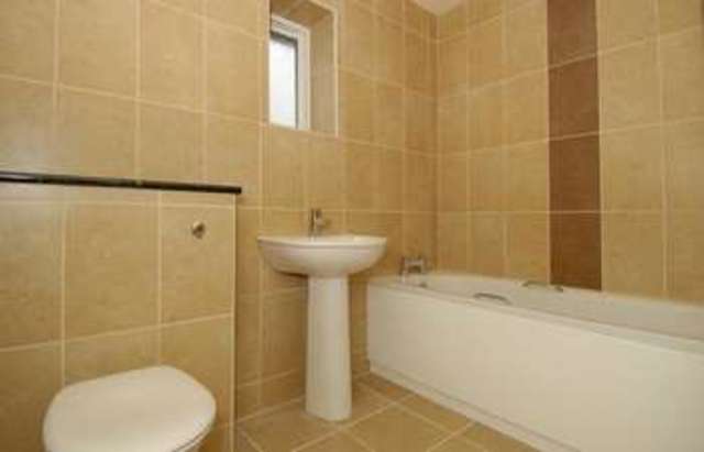  Image of 3 bedroom Semi-Detached house for sale in Rowles Close Kennington Oxford OX1 at Kennington, OX1 5LX
