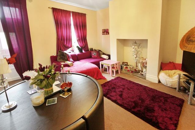  Image of 2 bedroom Terraced house to rent in Saddleworth Road Elland HX5 at Saddleworth Road  Elland, HX5 0RY