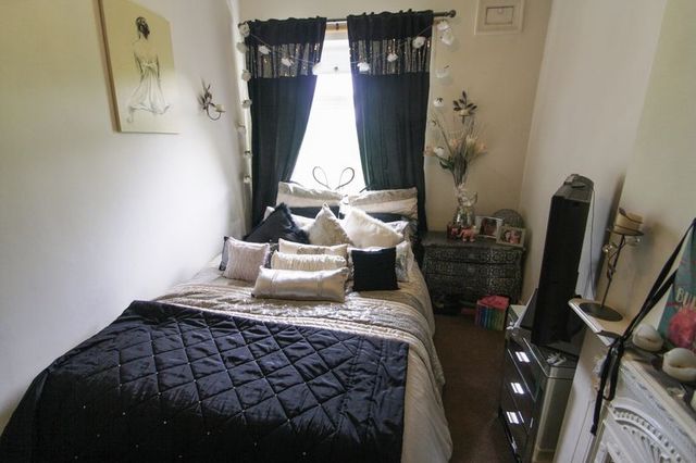 Image of 2 bedroom Terraced house to rent in Saddleworth Road Elland HX5 at Saddleworth Road  Elland, HX5 0RY