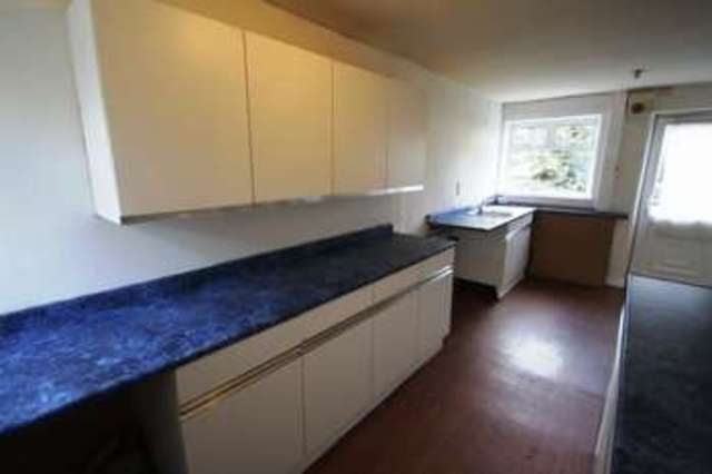  Image of 3 bedroom Terraced house for sale in Huddersfield Road Elland HX5 at Huddersfield Road  Elland, HX5 0EE
