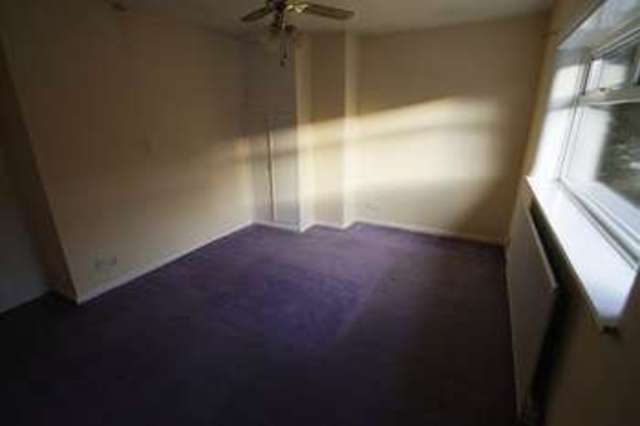  Image of 3 bedroom Terraced house for sale in Huddersfield Road Elland HX5 at Huddersfield Road  Elland, HX5 0EE