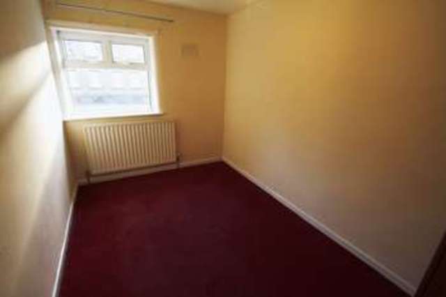  Image of 3 bedroom Terraced house for sale in Huddersfield Road Elland HX5 at Huddersfield Road  Elland, HX5 0EE