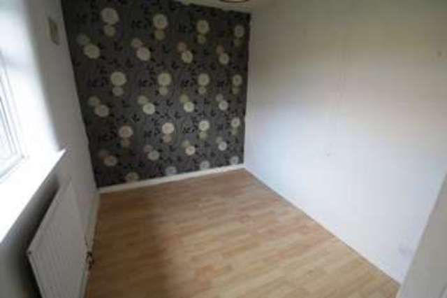  Image of 3 bedroom Terraced house for sale in Huddersfield Road Elland HX5 at Huddersfield Road  Elland, HX5 0EE