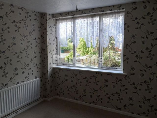  Image of 3 bedroom Semi-Detached house to rent in Shawfield Close Sutton Hill Telford TF7 at Shawfield Close Sutton Hill Telford, TF7 4BB
