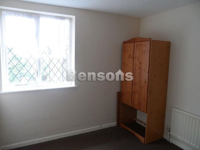  Image of 3 bedroom Semi-Detached house to rent in Shawfield Close Sutton Hill Telford TF7 at Shawfield Close Sutton Hill Telford, TF7 4BB