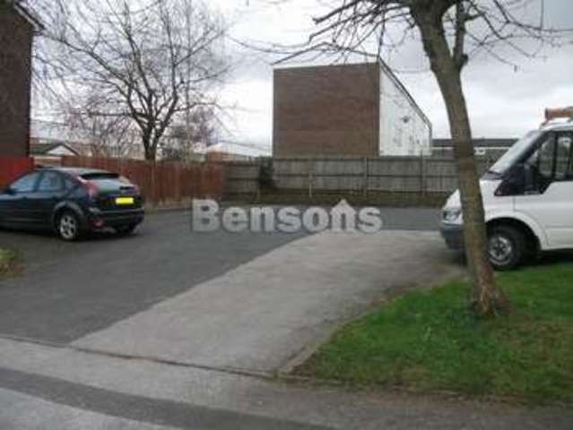  Image of 3 bedroom Semi-Detached house to rent in Shawfield Close Sutton Hill Telford TF7 at Shawfield Close Sutton Hill Telford, TF7 4BB