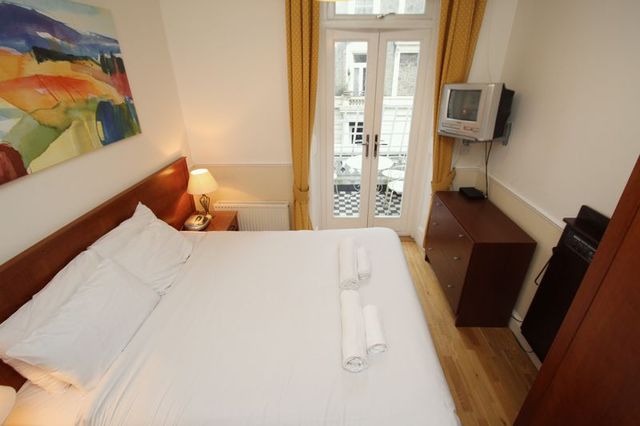  Image of 1 bedroom Flat to rent in Castletown Road London W14 at Castletown Road  London, W14 9HE