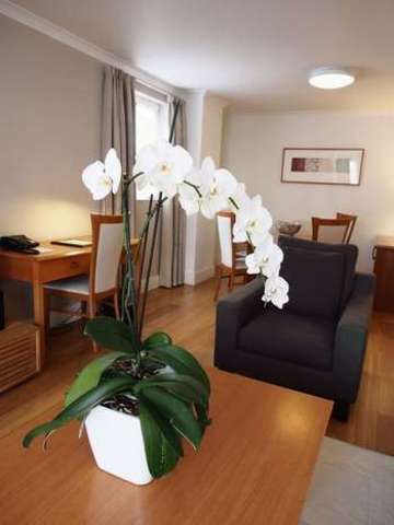  Image of 2 bedroom Flat to rent in Kensington High Street London W8 at Kensington High Street  London, W8 6EL