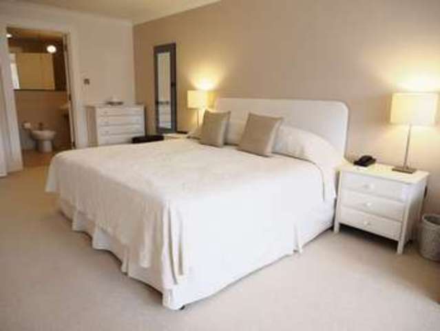  Image of 2 bedroom Flat to rent in Kensington High Street London W8 at Kensington High Street  London, W8 6EL