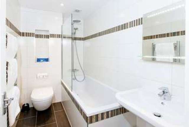  Image of 2 bedroom Property to rent in Stanley Road Teddington TW11 at Stanley Road  Teddington, TW11 8TX