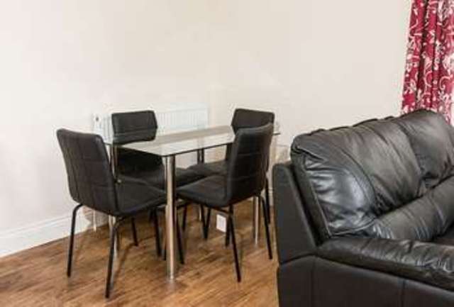  Image of 2 bedroom Property to rent in Stanley Road Teddington TW11 at Stanley Road  Teddington, TW11 8TX