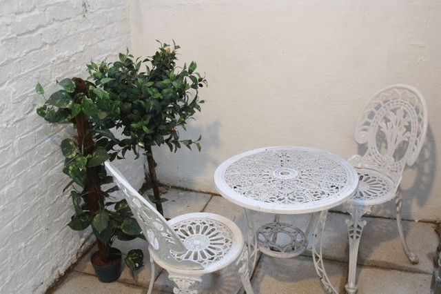  Image of Flat to rent in Castletown Road London W14 at Castletown Road  London, W14 9HE